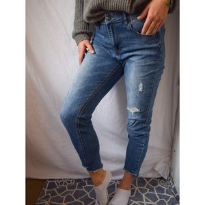 Pull&Bear Distressed Ankle Crop Skinny Jeans